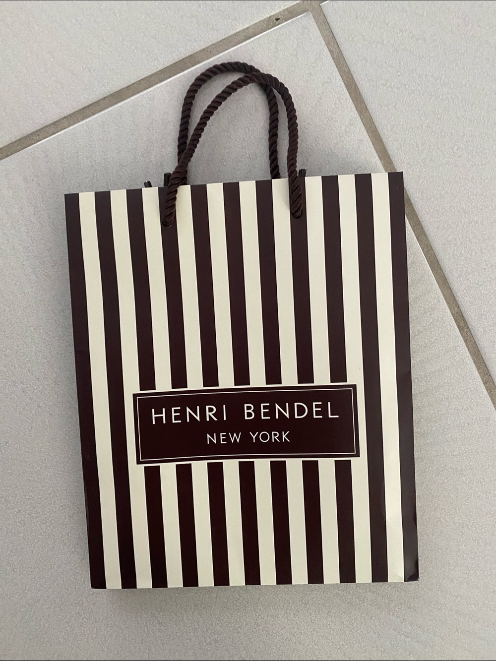 HENRI BENDEL small paper bag with brown rope handles